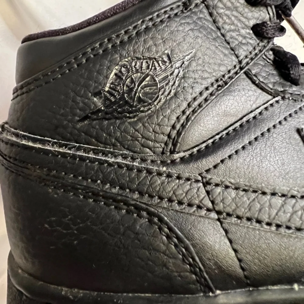 vtg nike air Jordan1 Retro children's sports shoes size 4 High Triple Black 2017